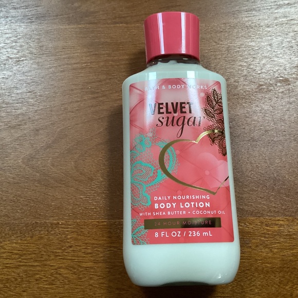 Bath & Body Works Velvet Sugar Body Lotion 8 fl oz/236 ml New - Picture 2 of 4